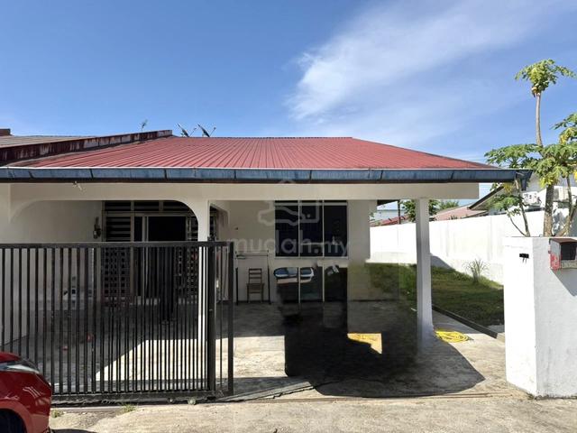 CORNER, Teres Setingkat, BATU 9 1