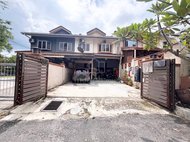 CHEAPEST!! 2.5 Storeys Terrace @Taman Equine, Seri Kembangan for sale 1
