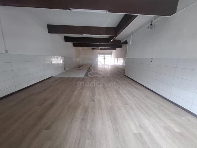 SS2 Petaling Jaya Ground Floor Shop 1800 Sf face Main Road for Rent 1