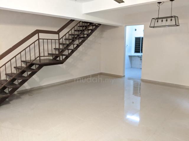 END LOT WITH 10 FT LAND 2 Storey Landed House PUJ Taman Puncak Jalil 1