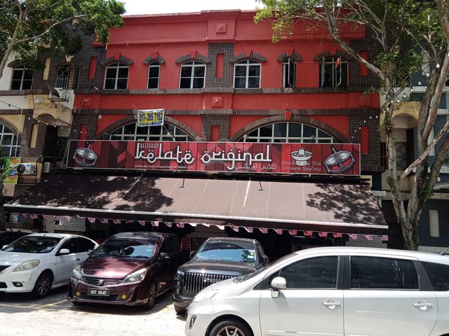 Kota Damansara, Seksyen 8 1