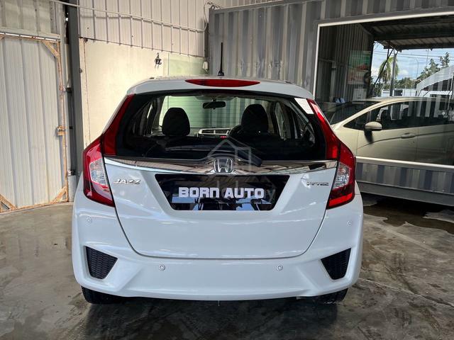 Honda JAZZ 1.5 V SPEC 1 Year Warranty - 2