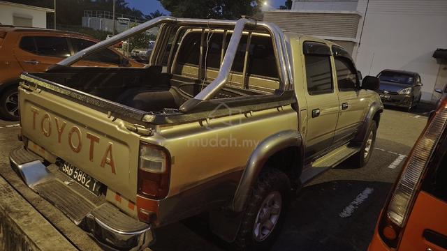 2002 Toyota HILUX 2.8 MY00 LN166R (M) - 3
