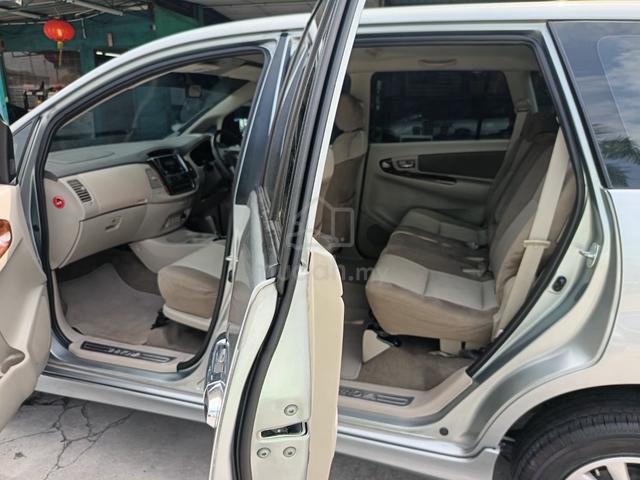 2013 Toyota INNOVA 2.0 G (A) - 4