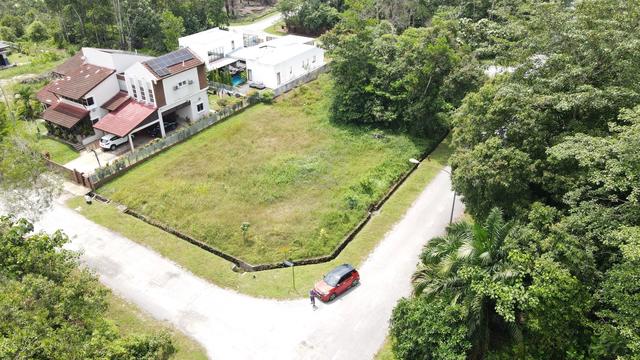 TANAH CORNER LOT Saujana Utama Sungai Buloh 1