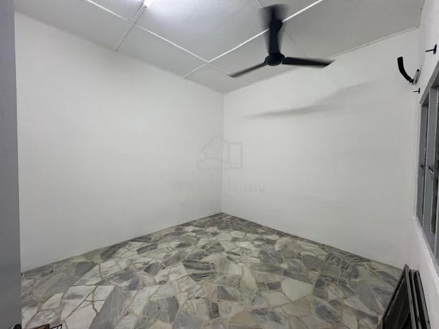 Single Storey@Taman Sri Kulai|Unblock View|Partial Furnished| 1