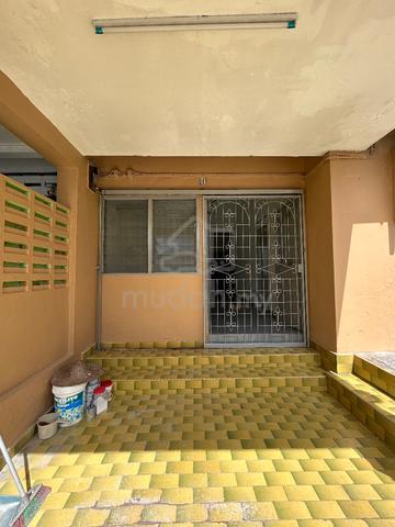 Single Storey Terrace house/Jalan Emas 2/Ulu Tiram/Low deposit/near hi 1