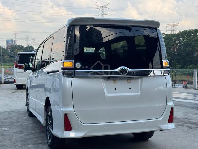 2021 Toyota VOXY 2.0 ZS KIRAMEKI 3 8YRS WARRANTY - 5
