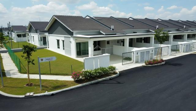Sendayan 1 storey terrace, 4R2B, 20x70, Limited Units 1