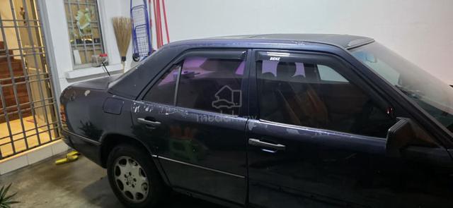 1995 Mercedes Benz 230E 2.3 (A) - 2