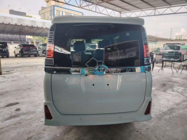 2021 Toyota VOXY 2.0 ZS KIRAMEKI III (A) - 2