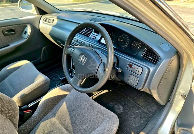 Honda CIVIC 1.6 EXi (A)1owner best in Malaysia 1 - 5