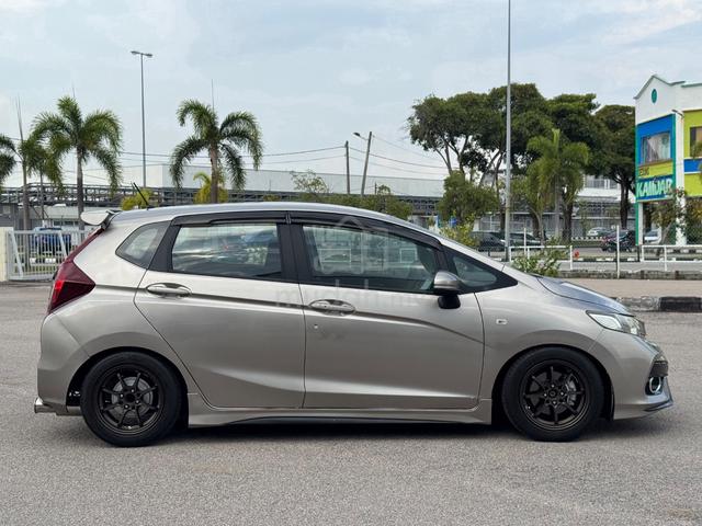 2015 Honda JAZZ 1.5 FLRS (A) Thailook Style - 4