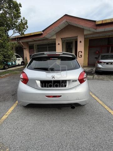 2015 Peugeot 208 1.6 VTI ALLURE (A) - 4