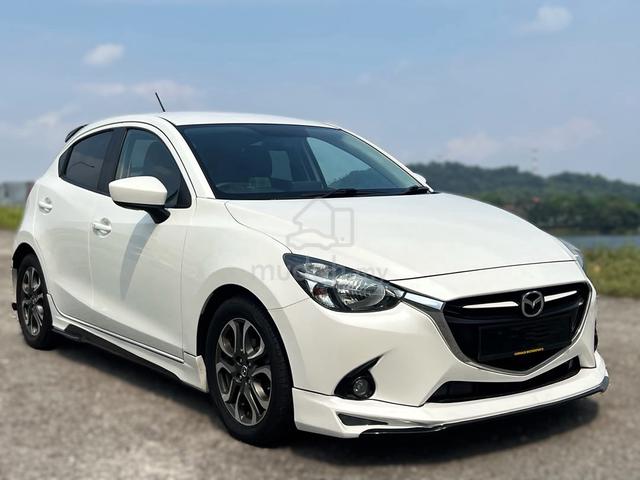 2015 Mazda 2 H/BACK HUD,P/SHIFT R/CAMERA WARRANTY - 1
