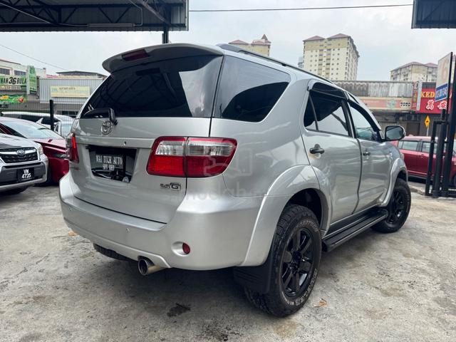 Toyota FORTUNER 2.5 G FACELIFT (A) Diesel Turbo - 4