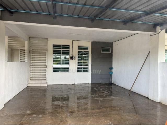 Rumah Kuala Krai Belakang Pantai Timur 1