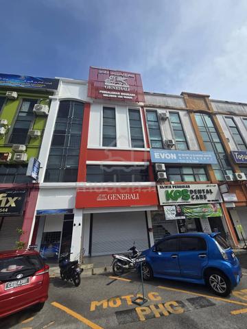 TENANTED 3.5 Storey Shotlot For SALE 1
