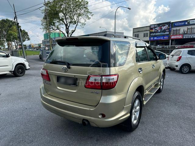 2009 Toyota FORTUNER Diesel 2.5 G FACELIFT (A) - 4