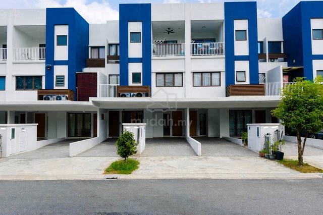 Townhouse Warisan Puteri Kota Warisan Sepang 1