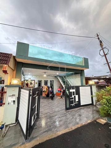 Freehold Renovated single storey 20x80 2r1b Pandamaran Jaya for sales 1