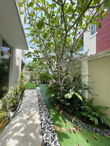 Villa Kristal Heights 2.5 storey Semi-D 1
