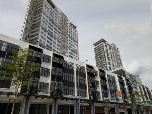 E Suite-Designer Suite @ Emerald Avenue 1
