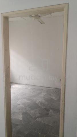 Taman Daya Shop Apartment 3