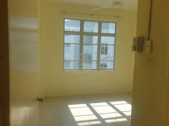 Kiambang Apartment 1