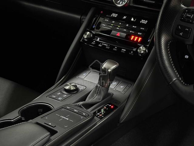 S/ROOF 4CAM 30K KM 2021 Lexus IS300 2.0 F-SPORT - 5