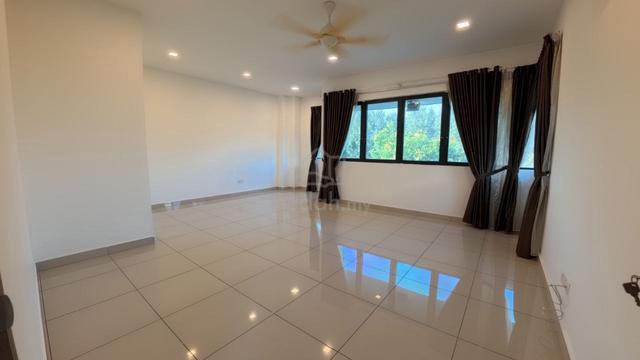 3 Storey Cluster House For Sale  三层田字型洋房出售 1