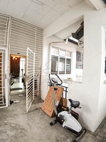 Dahlia Court Apartment (Salak Tinggi) 1