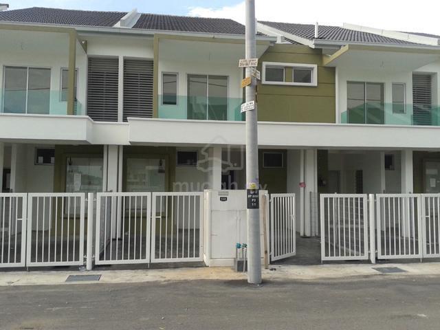 Bandar Saujana Putra Lower Unit Townhouse Nr Putra Heights 1