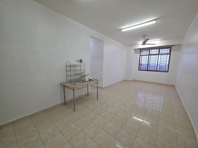 Indah Court Apartment (Bukit Indah) 1