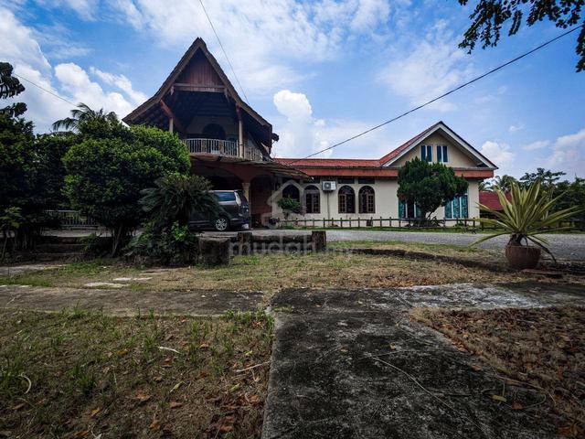 Double-Storey bungalow for sale (Fully furnished) 1