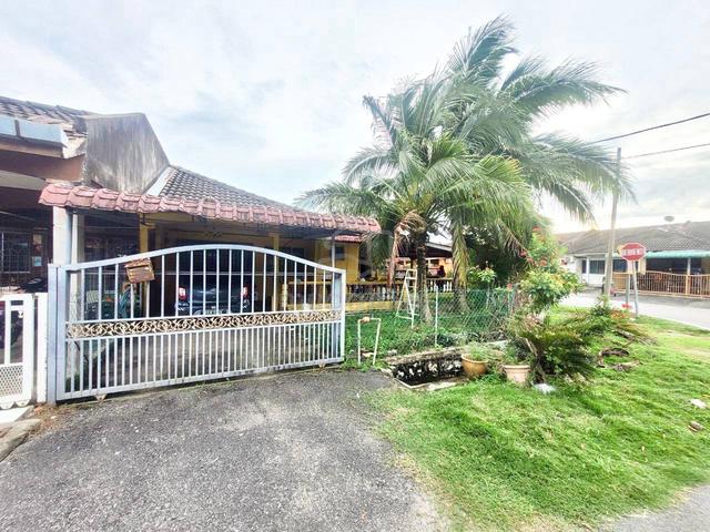 Corner single storey terrace taman sri rembau, Rembau 1