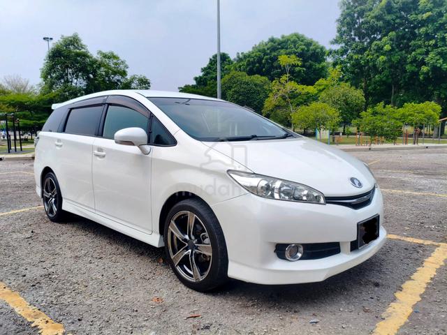 2012 Toyota WISH 1.8 (A) Facelift Metallic white - 2
