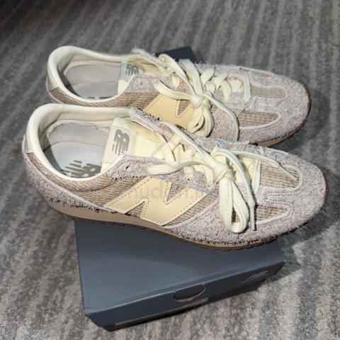 New Balance 237 Beige Cream Sneakers - photo 2 of 6