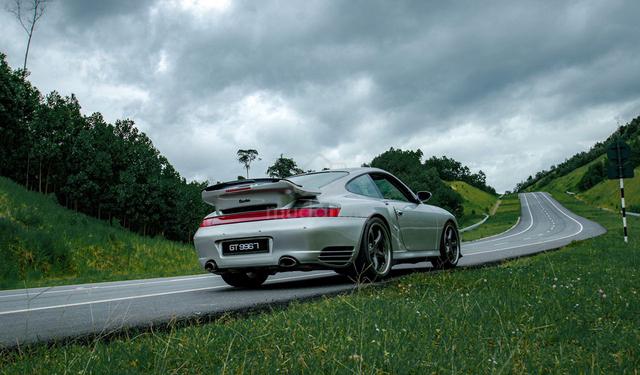 2001 Porsche 911 Turbo - 1