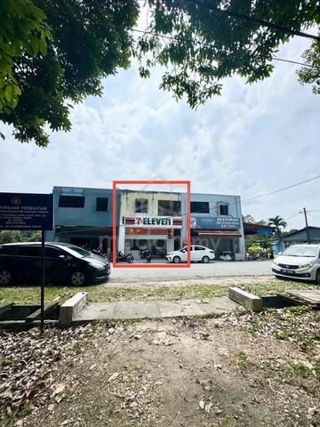 Shoplot with Longterm Tenant For Sale @ Kukup, Pontian 1