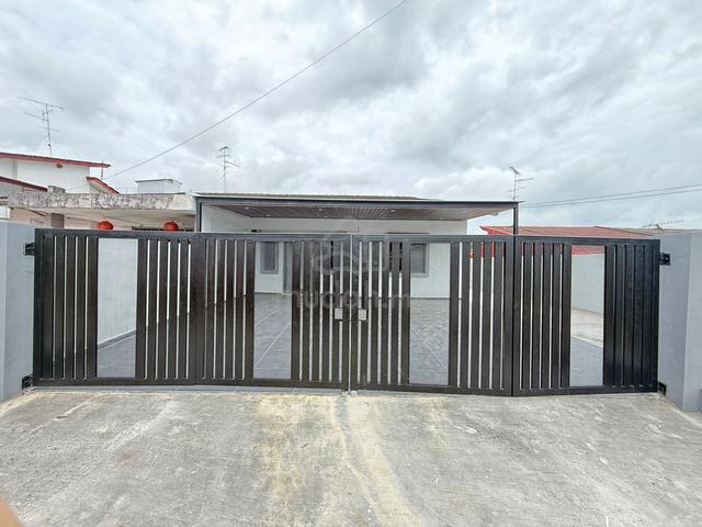 Taman Mutiara Single Storey Semi D,Renovated,Ulu Tiram,Johor Bahru 1
