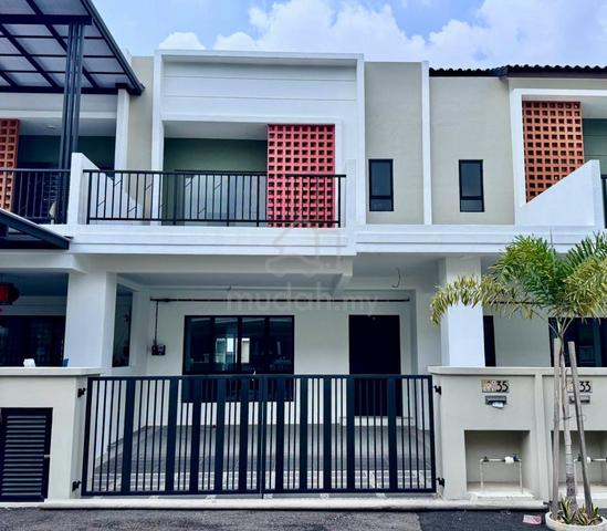 Panorama Lapangan Perdana Double Storey New & Never Occupied 1