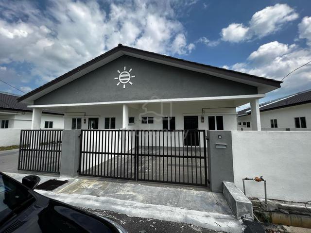 Rumah semi d lagenda teluk intan 1
