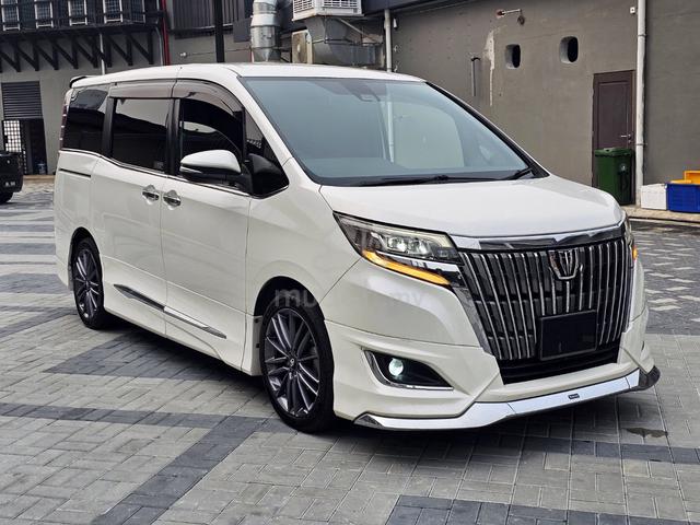 [2018] Toyota Esquire 2.0 Highspec 2p/d - 1