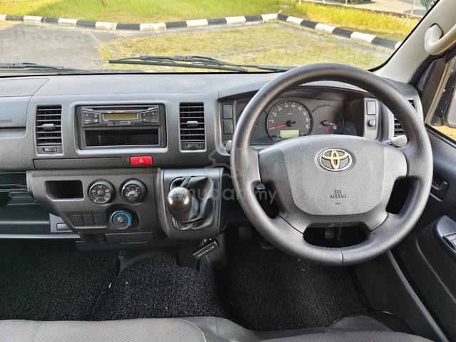 2017 Toyota Hiace 2.5 (M) Window 14 Seat Low Roof - 5
