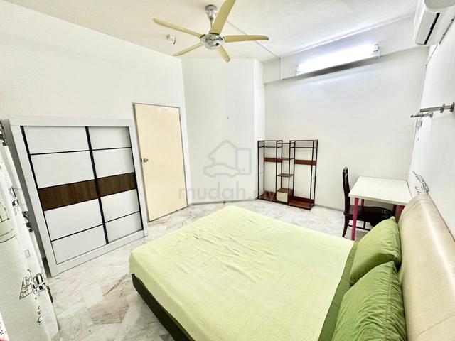 Middle Room for Rent – Double Storey Semi-D at Jalan Kuala Kangsar 1