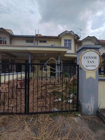 2 Storey 22 x 76 Desa Anggerik, Putra Nilai House FOR SALE 1