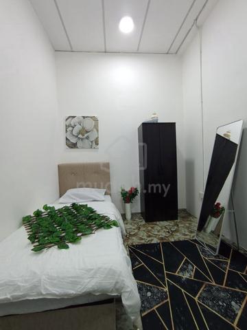 Bilik Sewa – Fully Furnished, Siap Renovate, Masuk Cepat! 1