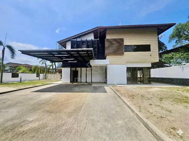 (CORNER LOT) BUNGALOW 2 Storey Banyan Close, Bukit Mahkota, Bangi 1