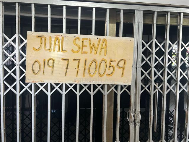 Holiday plaza Johor Bahru shop 1